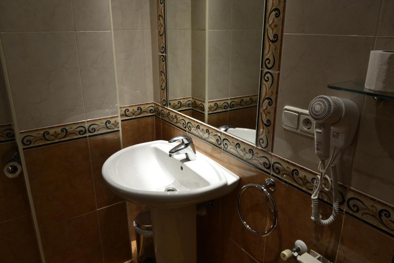 Hotel Alda Estacion Oviedo Luaran gambar
