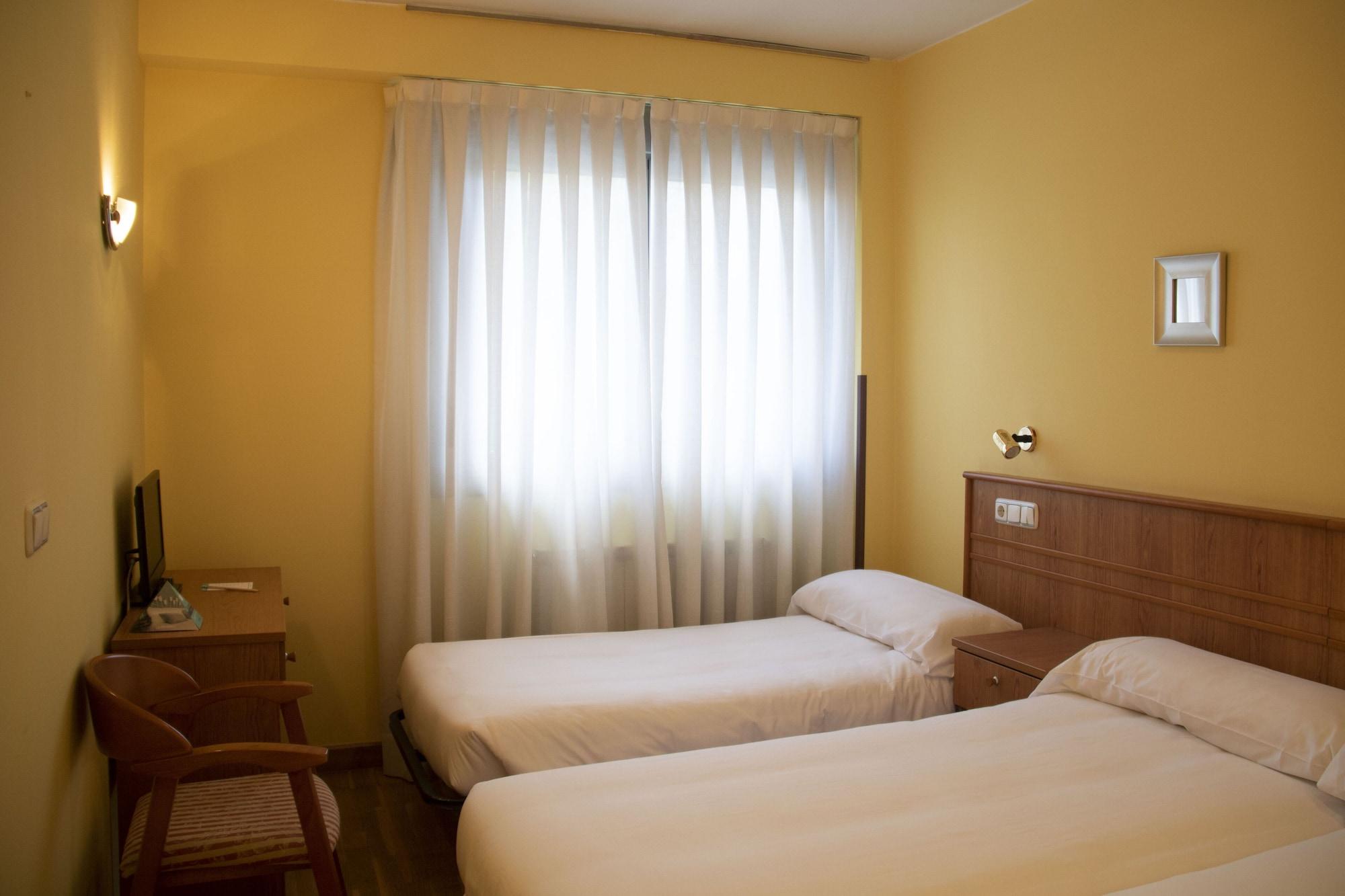 Hotel Alda Estacion Oviedo Luaran gambar