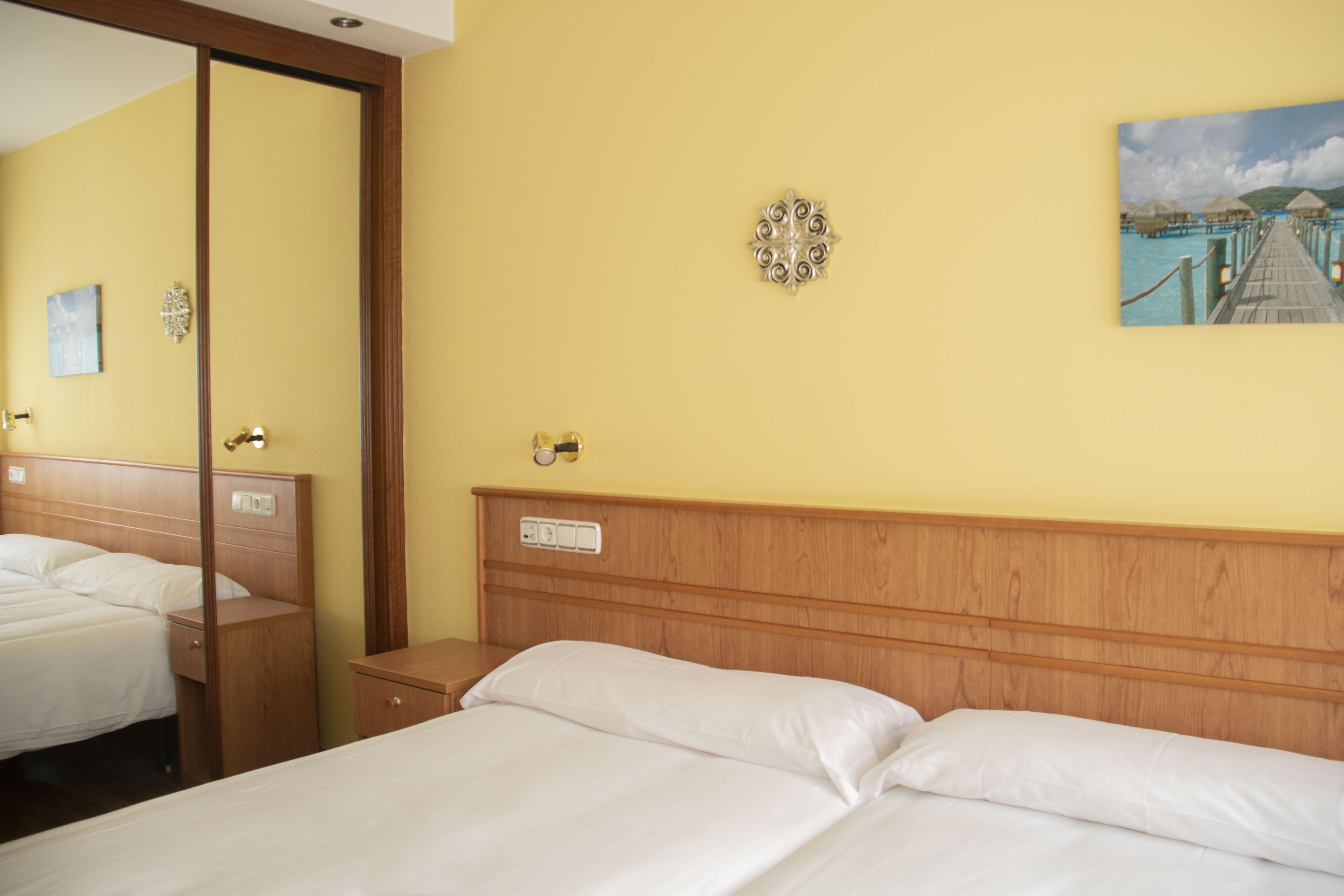 Hotel Alda Estacion Oviedo Luaran gambar